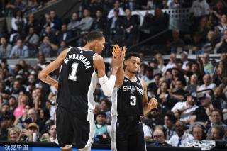 对足球的深 对足球的深