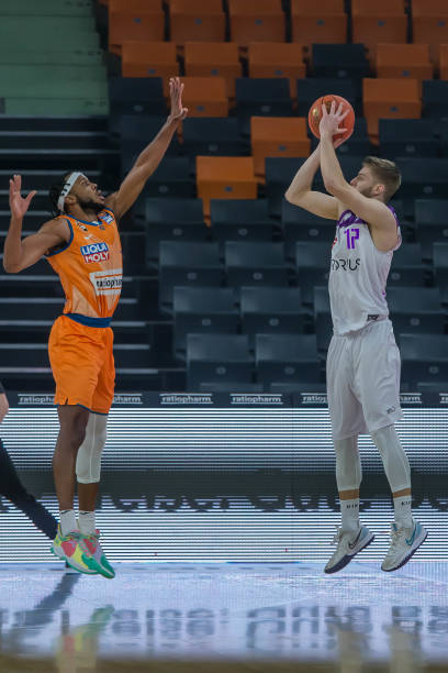 向过人则成 向过人则成