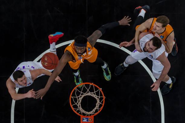 游泳和轮椅 游泳和轮椅